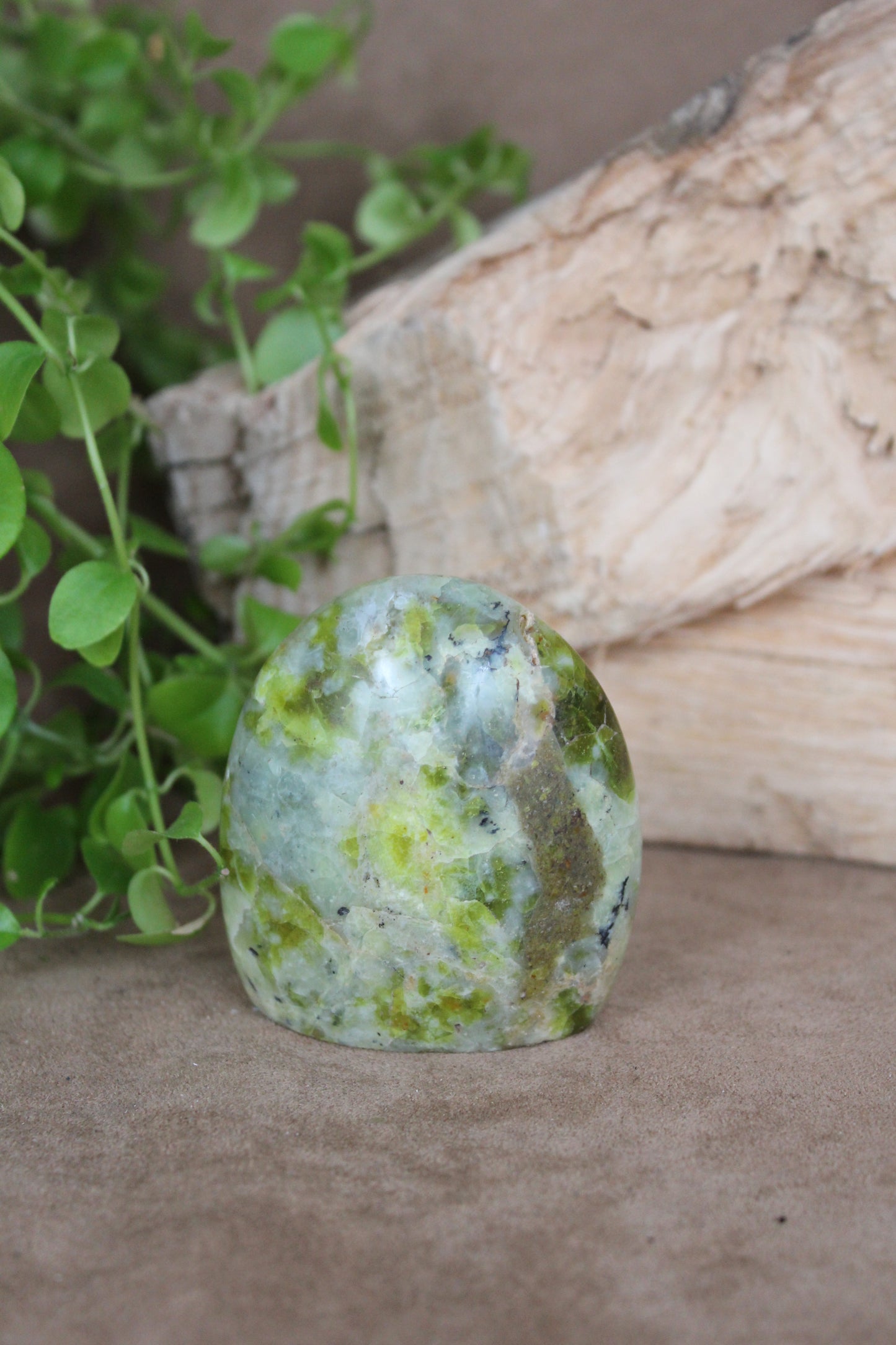 Groene opaal sculptuur