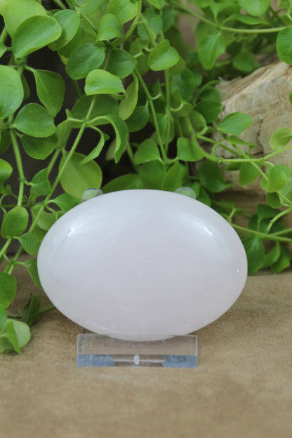 Mangano calciet ovaal – oranje fluorescentie onder UV