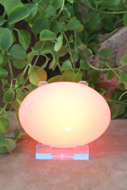 Mangano calciet ovaal – oranje fluorescentie onder UV