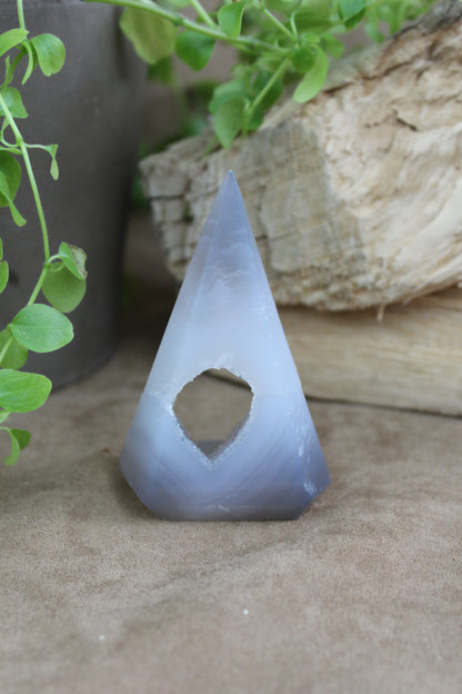 Lichtgrijze agaat diamant met druzy