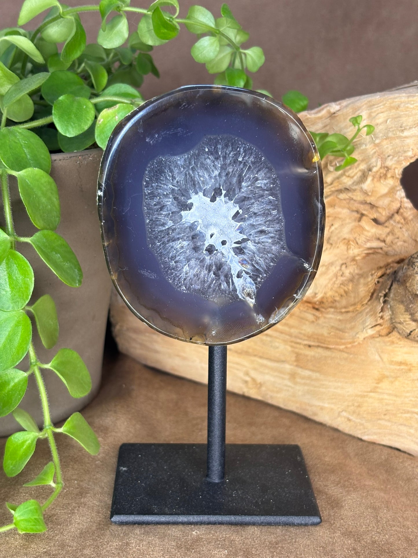 Agaat geode op standaard