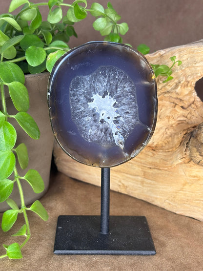 Agaat geode op standaard