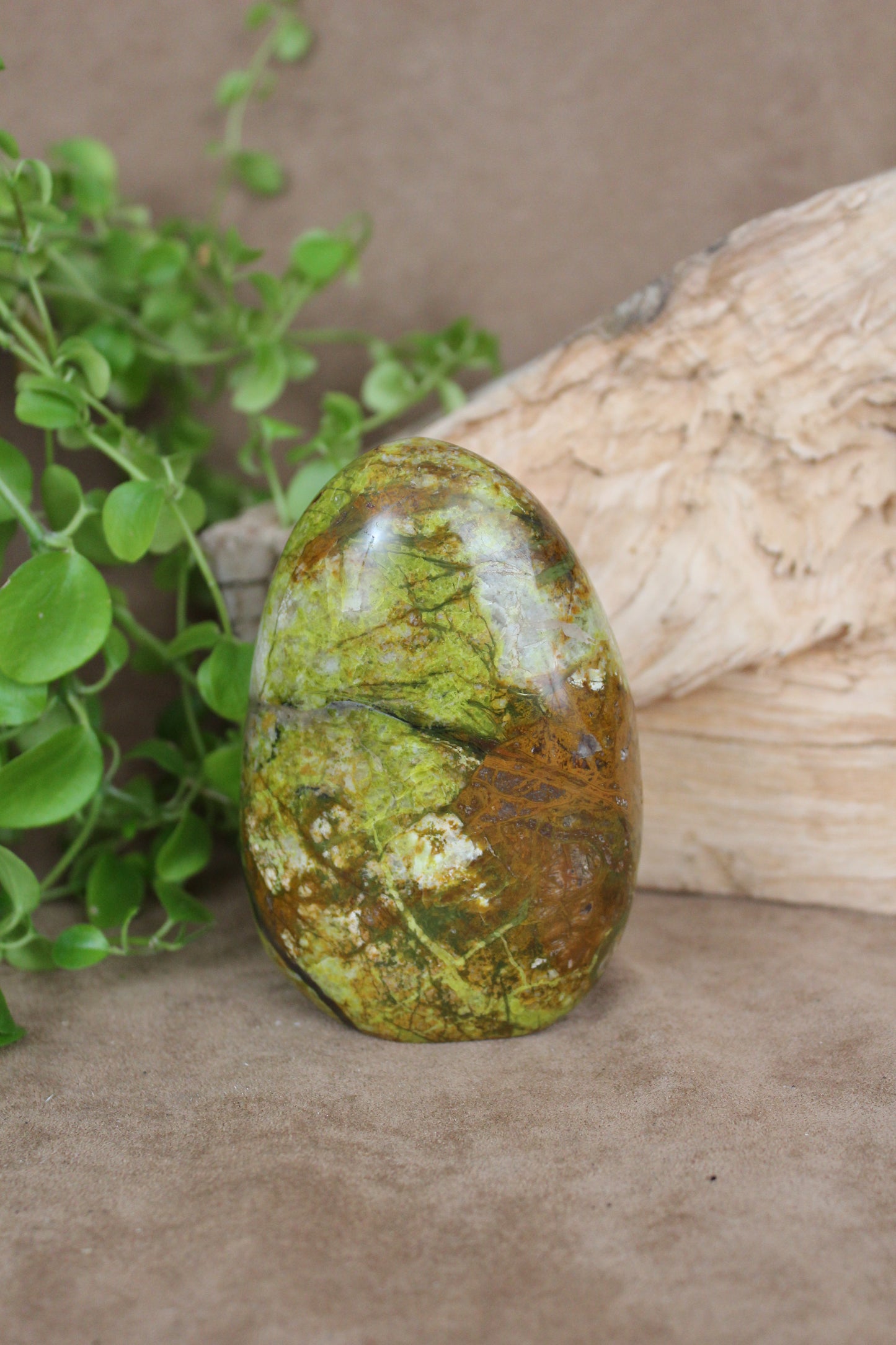 Groene opaal sculptuur