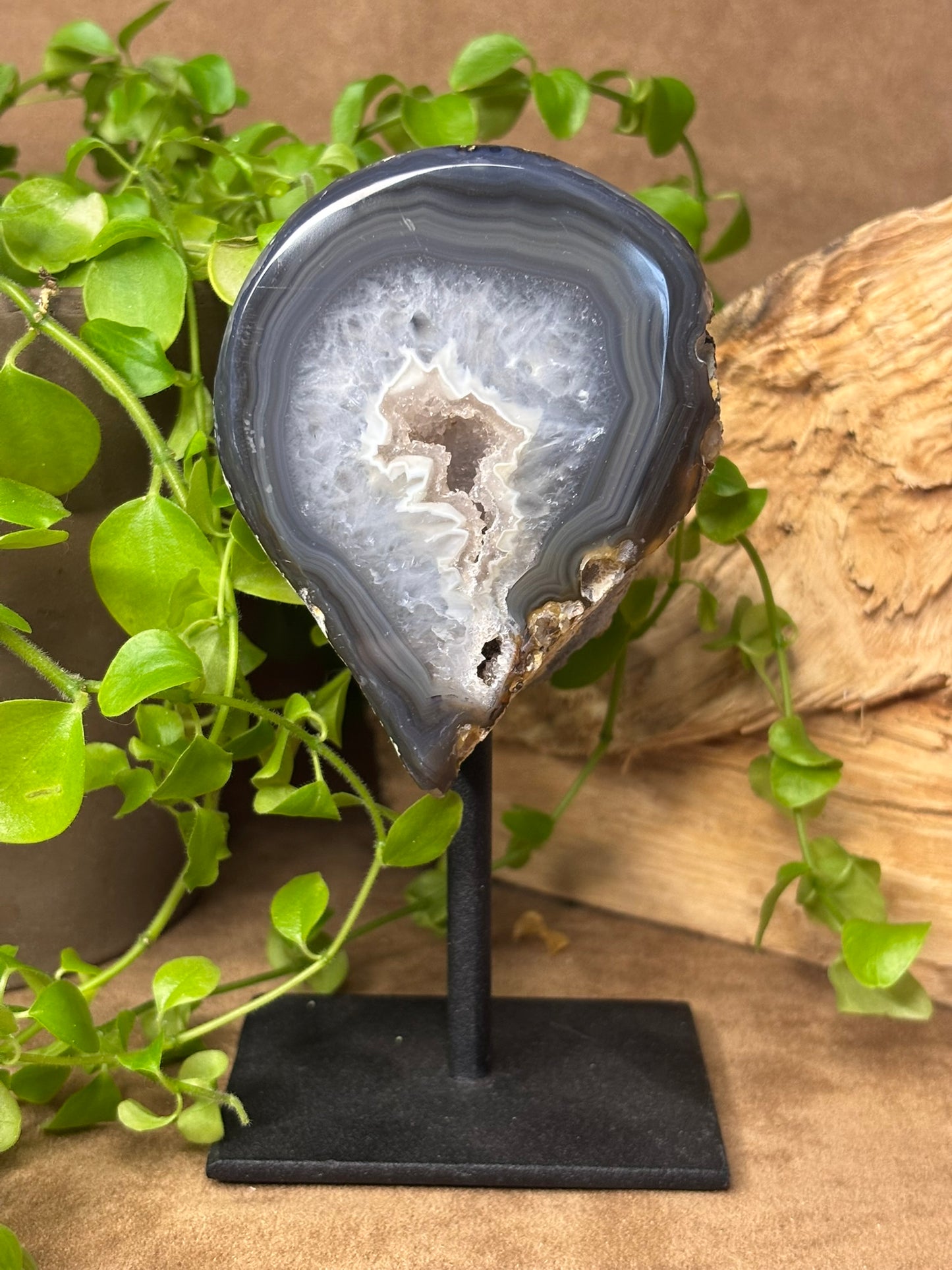 Agaat geode op standaard
