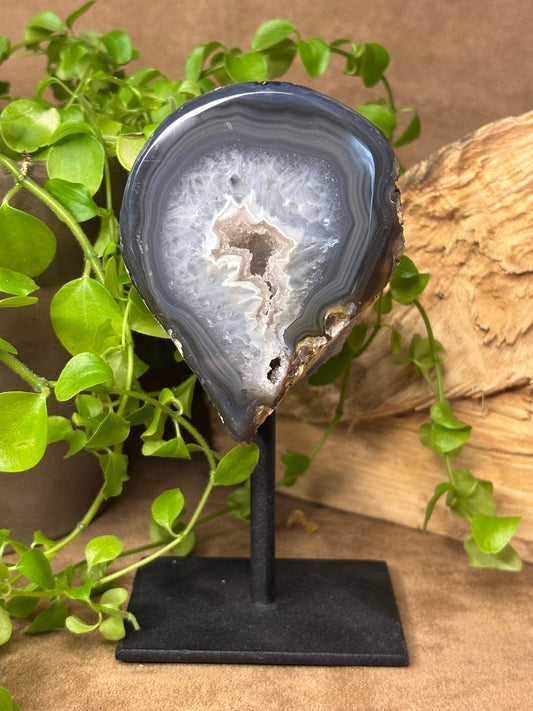 Agaat geode op standaard