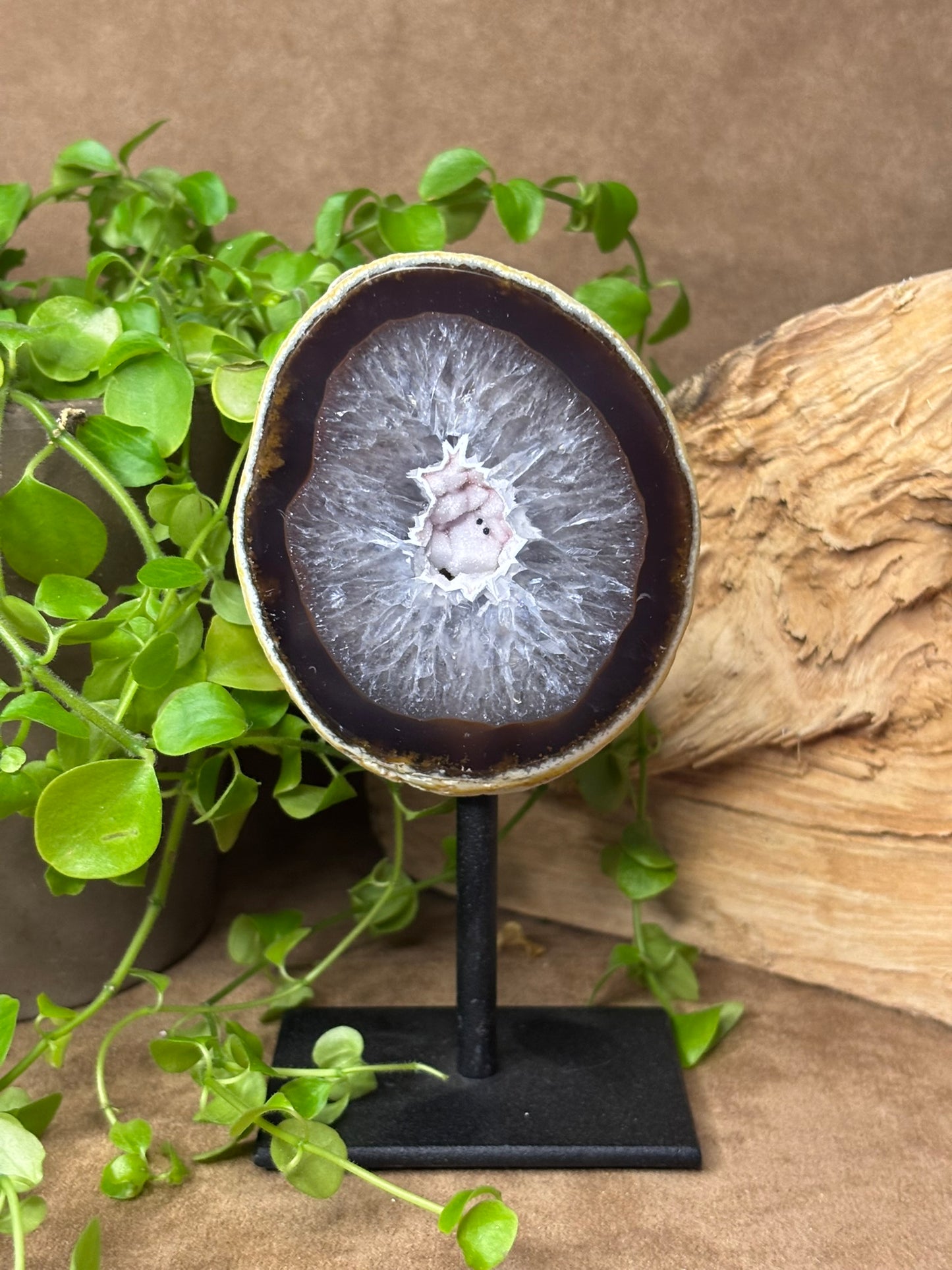 Agaat geode op standaard